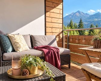 Laax Central Holiday Apartment With Pool & Sauna - Laax - Balcony