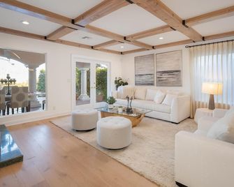 Stradella Spanish - 3B Contemporary Mediterranean Resort-Style in Bel Air - Los Ángeles - Sala de estar