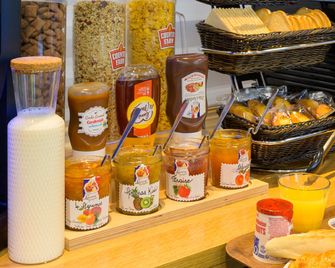 B&B HOTEL Pontault-Combault - Pontault-Combault - Buffet