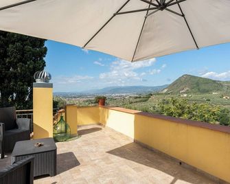 Casa do sol villa barbacci - Montevettolini - Balcón