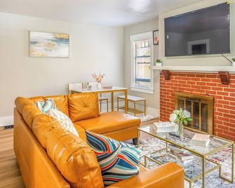 Elegant 5 Bedrooms Home Near Millikin Un - Decatur