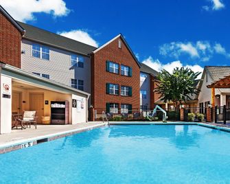 Homewood Suites by Hilton Greensboro - Greensboro - Pool