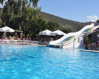 Pigale Beach Resort - Kusadasi - Pool