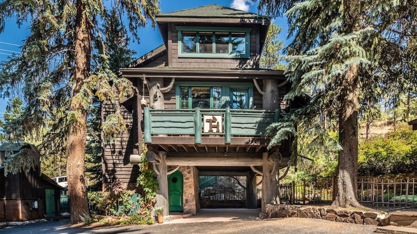 Highland Haven Creekside Inn