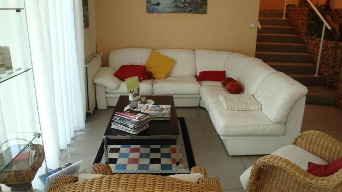 Hôtel Restaurant Bar Du Commerce - Kb Hotel Group