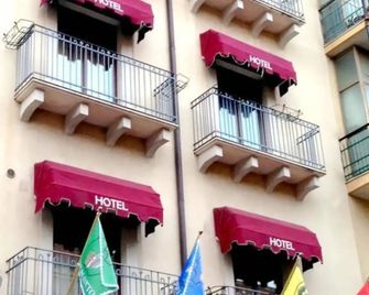 Hotel Conte Ruggero - Piazza Armerina - Budova