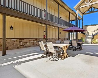 OM A11 Old Mills Resort at Historic Gruene - New Braunfels
