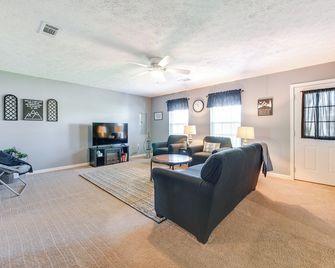 2 Mi to Douglas Lake, Boat Ramp White Pine Home! - White Pine