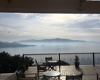 Aliki Hotel - Nikiana