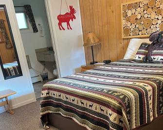 Red Moose Lodge - Baldwin - Bedroom