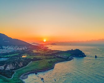 Qingdao Meitu Seaview Resort Apartment (Convention and Exhibition Center Shilaoren Bathing) - Qingdao