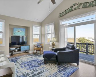 Paradise Point | Unobstructed Waterviews - Topsail Beach - Living room