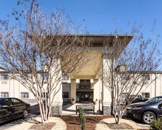 Econo Lodge Inn and Suites Little Rock SW - Little Rock - Building