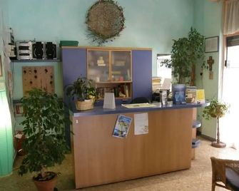 Albergo Cavi - Lavagna - Front desk