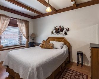 Pleasure Point Cottage #A- pet friendly - Santa Cruz - Habitación