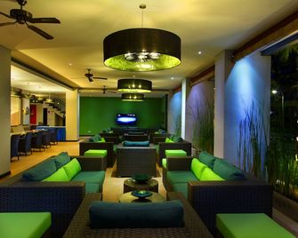 Praja Hotel - דנפסאר - טרקלין