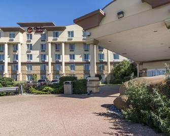Clarion Hotel & Conference Centre - Sherwood Park - Building