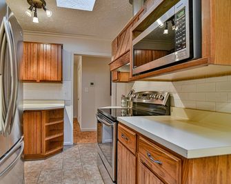 Forest Run - 4 Bedrooms with hot tub - Asheville - Küche