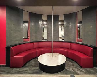 Motel Boutique Qatro - אנסנדה - טרקלין