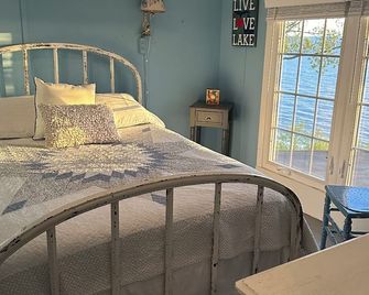 Pairadice open for 2026 visits! - Grand Haven - Bedroom
