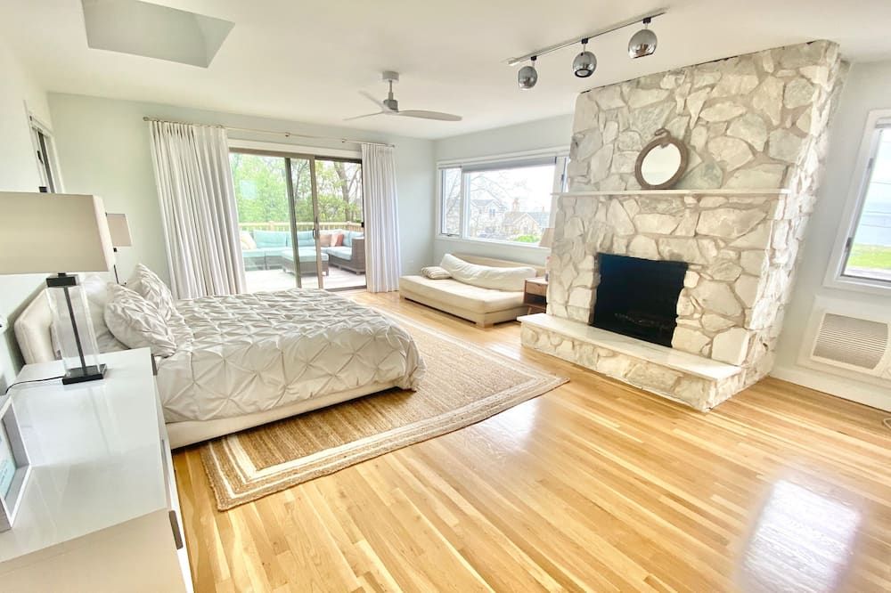 Spacious Beach House, Steps to Beach - Mattituck - חדר שינה