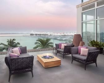 Great for Groups! 3 Stylish Units! Dining, Beach, Dolphin Encounter, Bar, Pool! - Clearwater Beach - Balkón