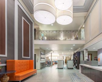 Hawthorn Suites by Wyndham Livermore Wine Country - Livermore - Lobby