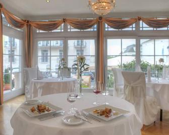 Seetelhotel Villa Esplanade Mit Aurora - הרינגסדורף - מסעדה