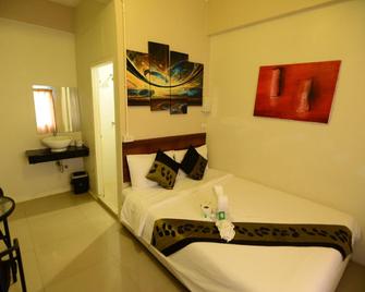 Khaosan Green House Hotel - Bangkok - Bedroom