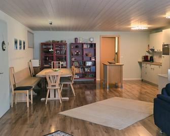 Apartment Am Ryschbächli by Interhome - Zweisimmen - Dining room
