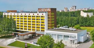 Hotel Vyatka - Kírov - Edificio