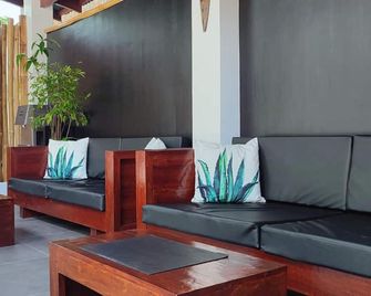 Everyday Sunday Hotel Cafe - Santa Fe - Вітальня