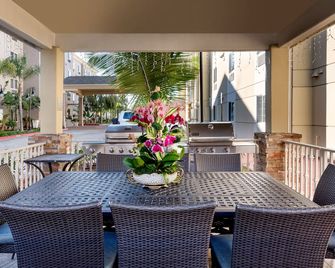 Candlewood Suites LAX Hawthorne By IHG - Hawthorne - Patio