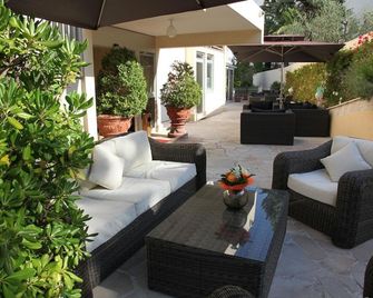 Hotel Cannes Gallia - קאן - פטיו