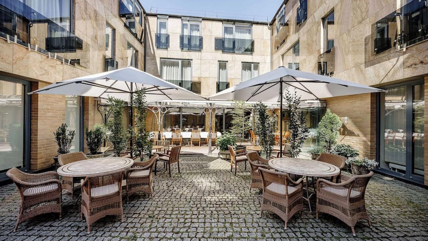 Euterpe Hotel
