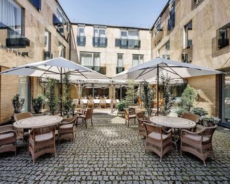 Euterpe Hotel - קלאיפדה - פטיו