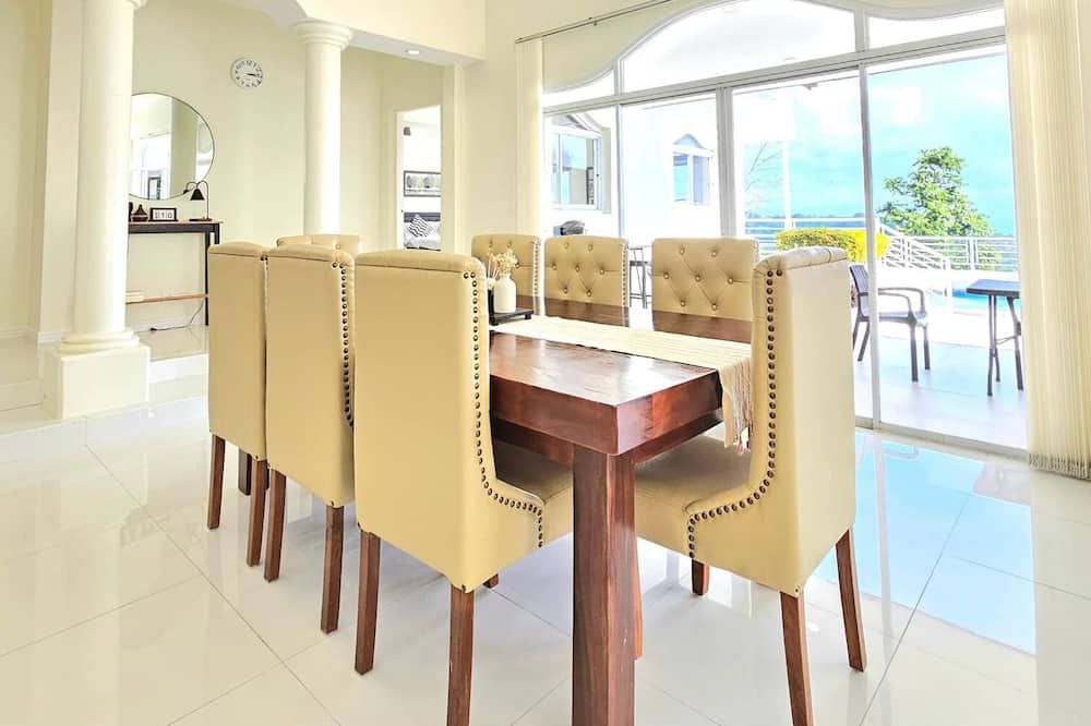 The Downhill Tagaytay Resort - Tagaytay - Dining room