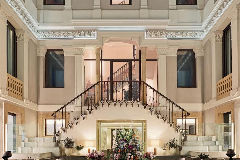 فندق H10 أوركويناونا بلازا