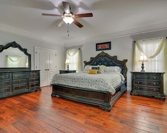 High Point Vacation Rental With Private - High Point - Bedroom