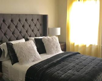 Hanover House - Welcome Home - Norfolk - Bedroom