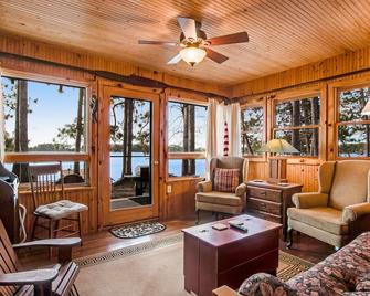 Bucky's PineIsle Retreat - Three Lakes - Living room
