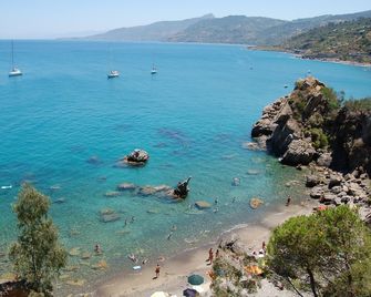 Hotel Kalura - Cefalù - Outdoors view
