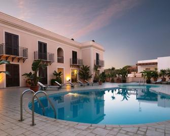 Moresco Resort - Lampedusa - Pool