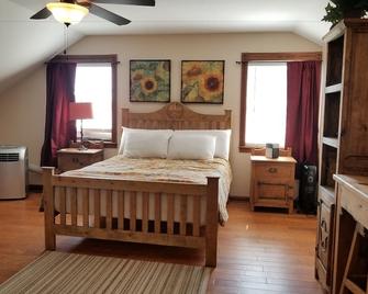 The Lofts at Mendelbaum Cellars - Fredericksburg - Habitación