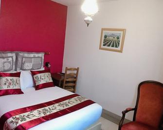 Hotel Hostellerie Des Voyageurs - Andrézieux-Bouthéon - Schlafzimmer