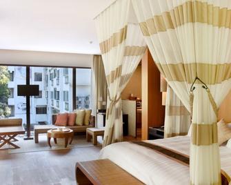 Honey Moon Hotel - Ren-ai Township