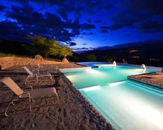Tunas & Cabras Hotel - Ibarra - Pool
