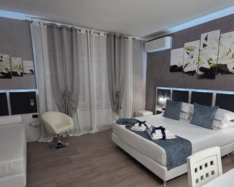 Albis Rooms Guest House - Fiumicino - Habitación