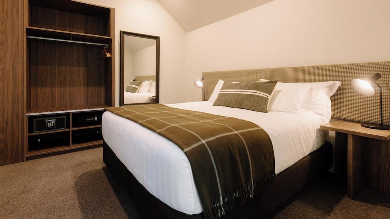 Edgewater Hotel
