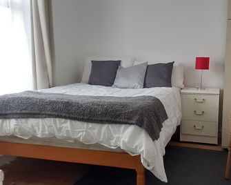 Willodean - Walsall - Bedroom